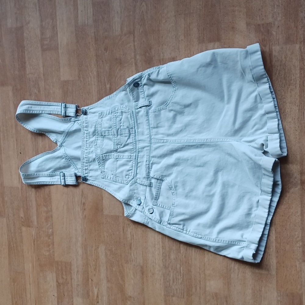 No Boundaries bided shorts weathered chinos size large